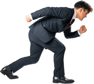 しゃがんでいる営業マン
