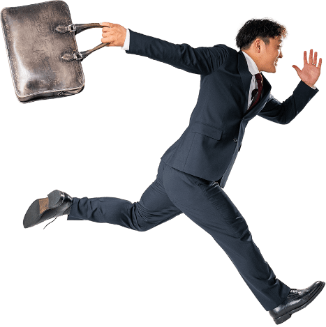 しゃがんでいる営業マン